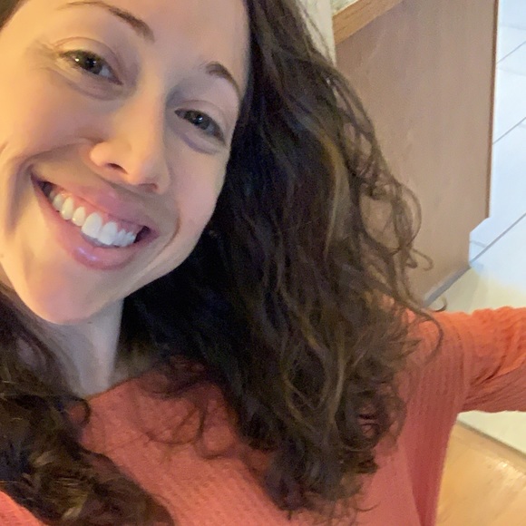 Meet your Posher, Olivia - Picture 4 of 4